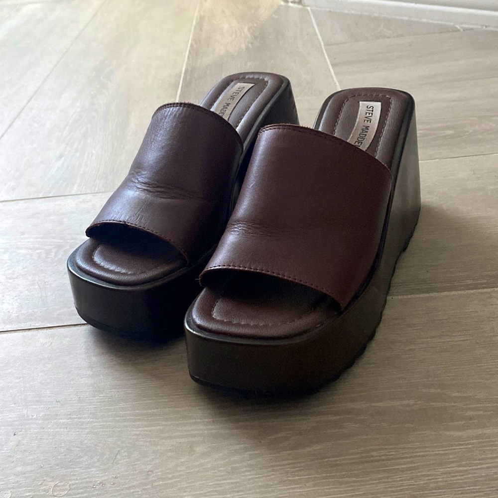 Steve Madden Platform Sandals (Pepe 30) in Brown
